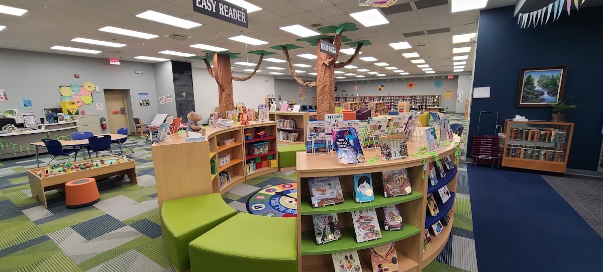 Inside the Broken Bow Public Library
