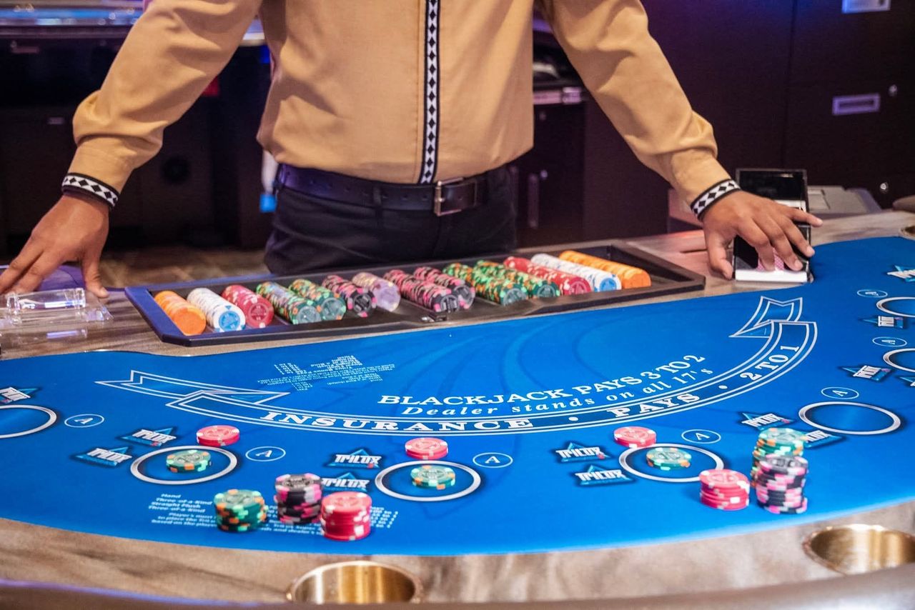 Experienced Table Games Dealers image