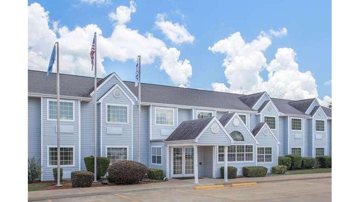 Microtel Inn Broken Bow