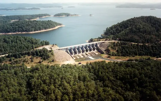 Broken Bow Lake